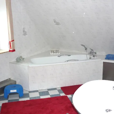 Apartment Ferienwohung Hanl - Schoene Mit 2 Schlafzimmern Mit Tv, Garten Und Grossem Badezimmer Wanderup