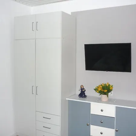 Apartment Ferienwohung Hanl - Schoene Mit 2 Schlafzimmern Mit Tv, Garten Und Grossem Badezimmer Wanderup